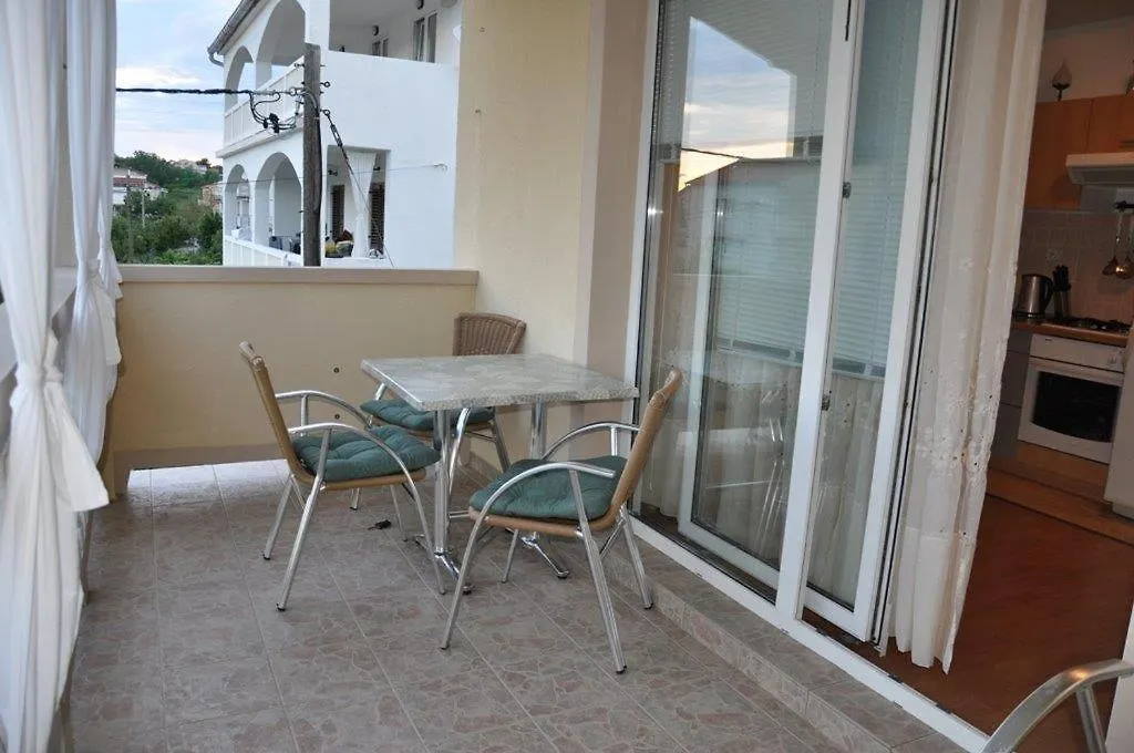 House Lopar Apartment