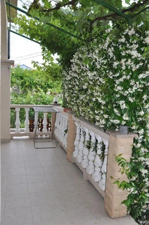 House Lopar Apartment
