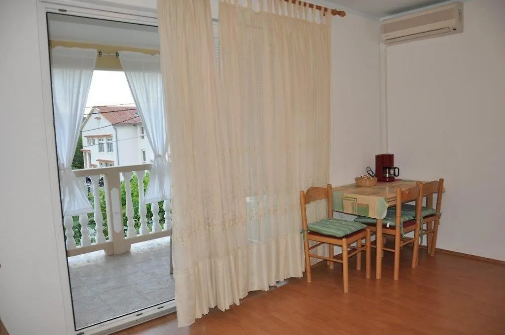 House Lopar Apartment